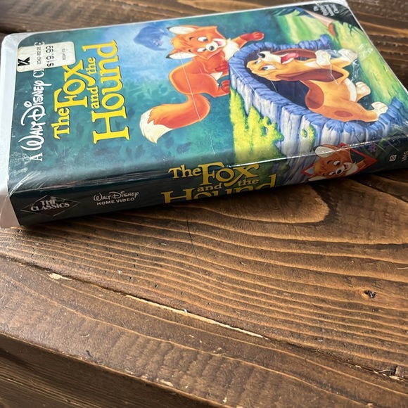 New/Sealed Walt Disney The Fox and the Hound - Picture 3 of 4